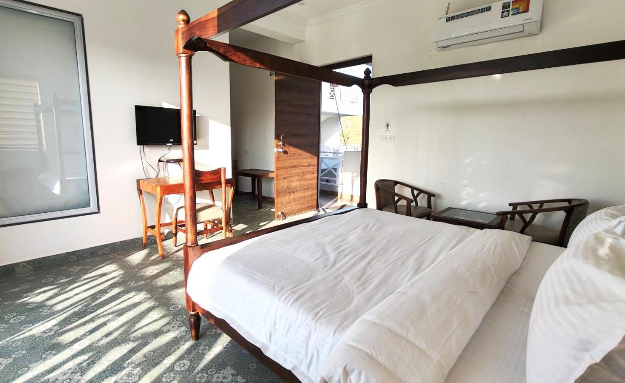 The Sky Imperial Pavoreal Jungle Resort 贡珀尔格尔 外观 照片