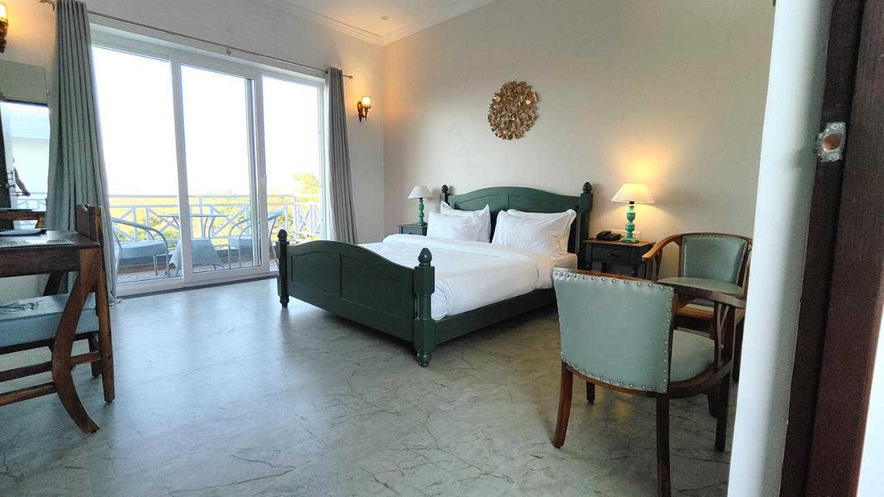 The Sky Imperial Pavoreal Jungle Resort 贡珀尔格尔 外观 照片