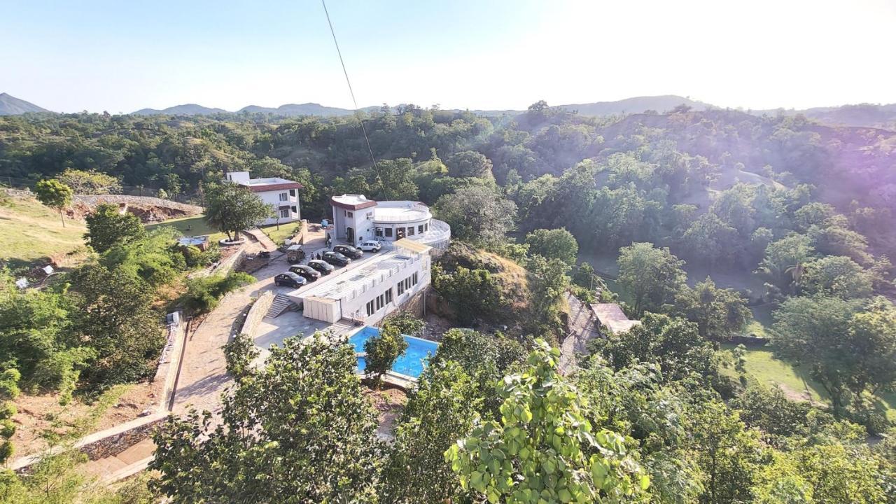 The Sky Imperial Pavoreal Jungle Resort 贡珀尔格尔 外观 照片