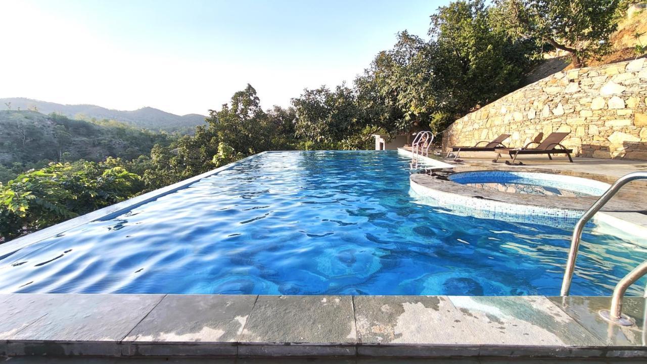 The Sky Imperial Pavoreal Jungle Resort 贡珀尔格尔 外观 照片