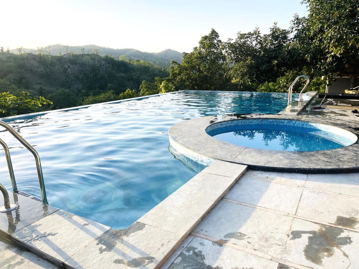 The Sky Imperial Pavoreal Jungle Resort 贡珀尔格尔 外观 照片