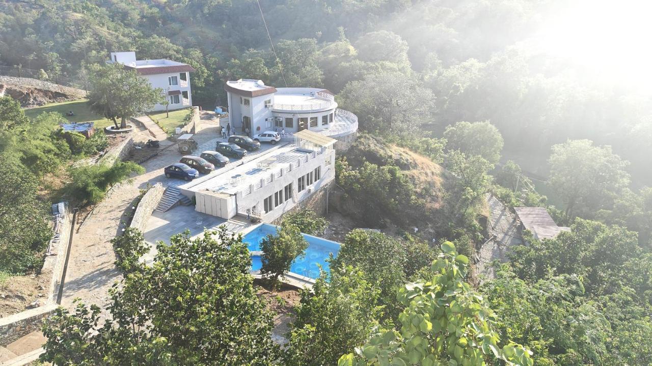 The Sky Imperial Pavoreal Jungle Resort 贡珀尔格尔 外观 照片