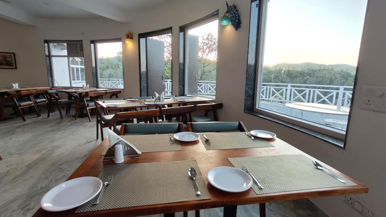The Sky Imperial Pavoreal Jungle Resort 贡珀尔格尔 外观 照片