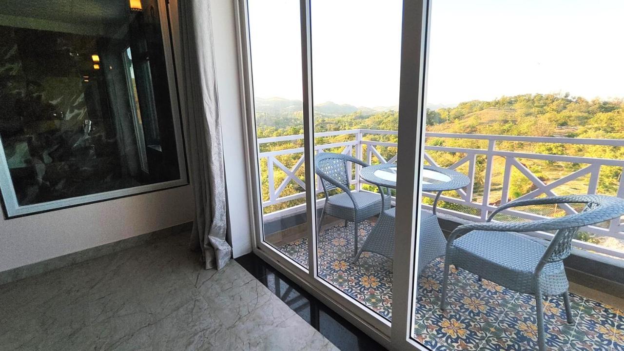 The Sky Imperial Pavoreal Jungle Resort 贡珀尔格尔 外观 照片