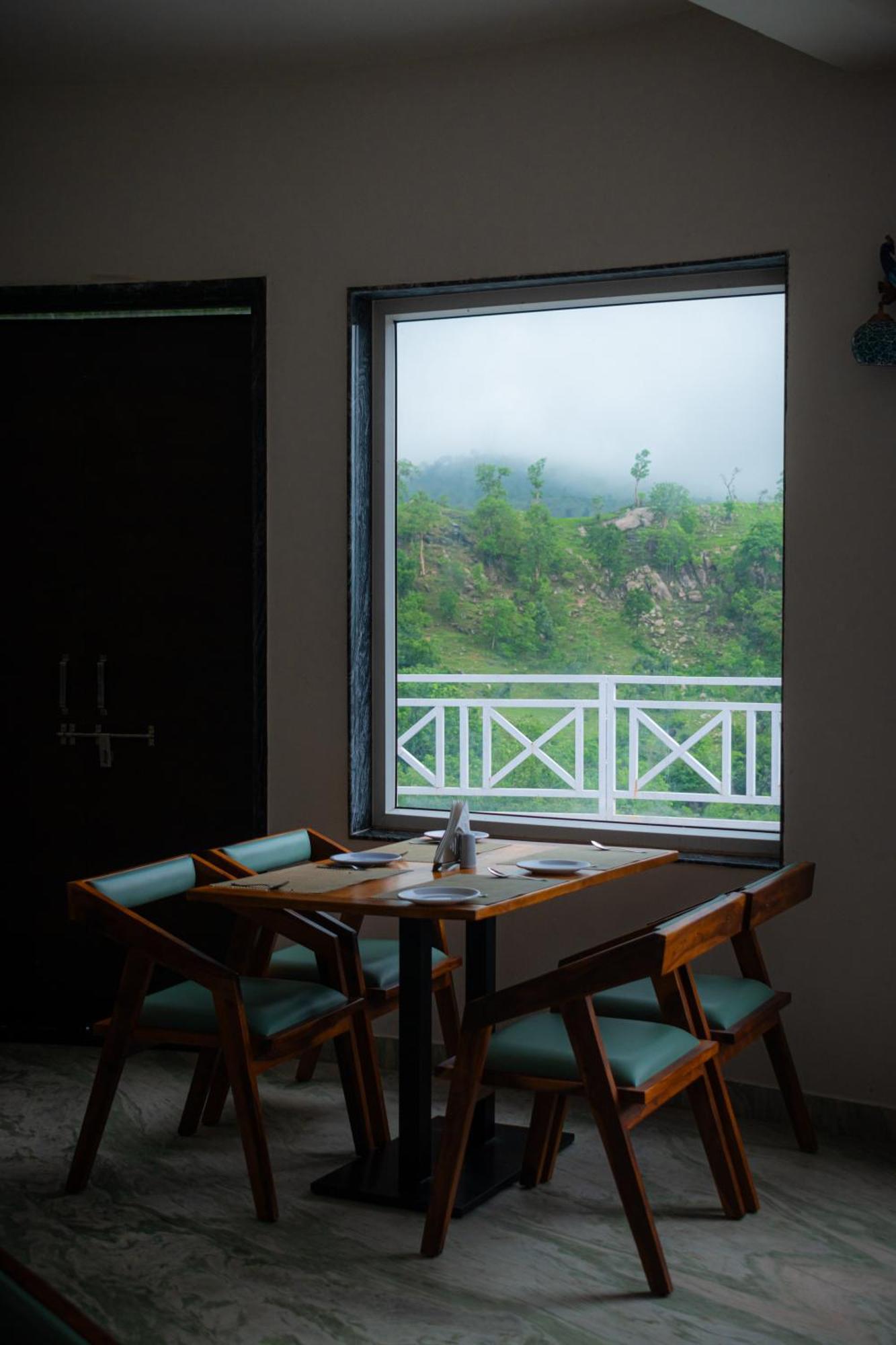 The Sky Imperial Pavoreal Jungle Resort 贡珀尔格尔 外观 照片