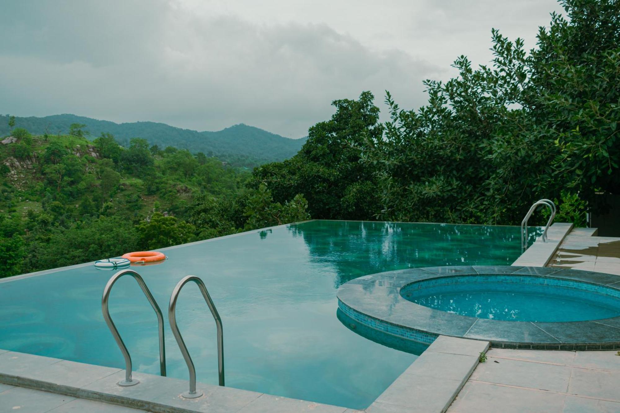 The Sky Imperial Pavoreal Jungle Resort 贡珀尔格尔 外观 照片