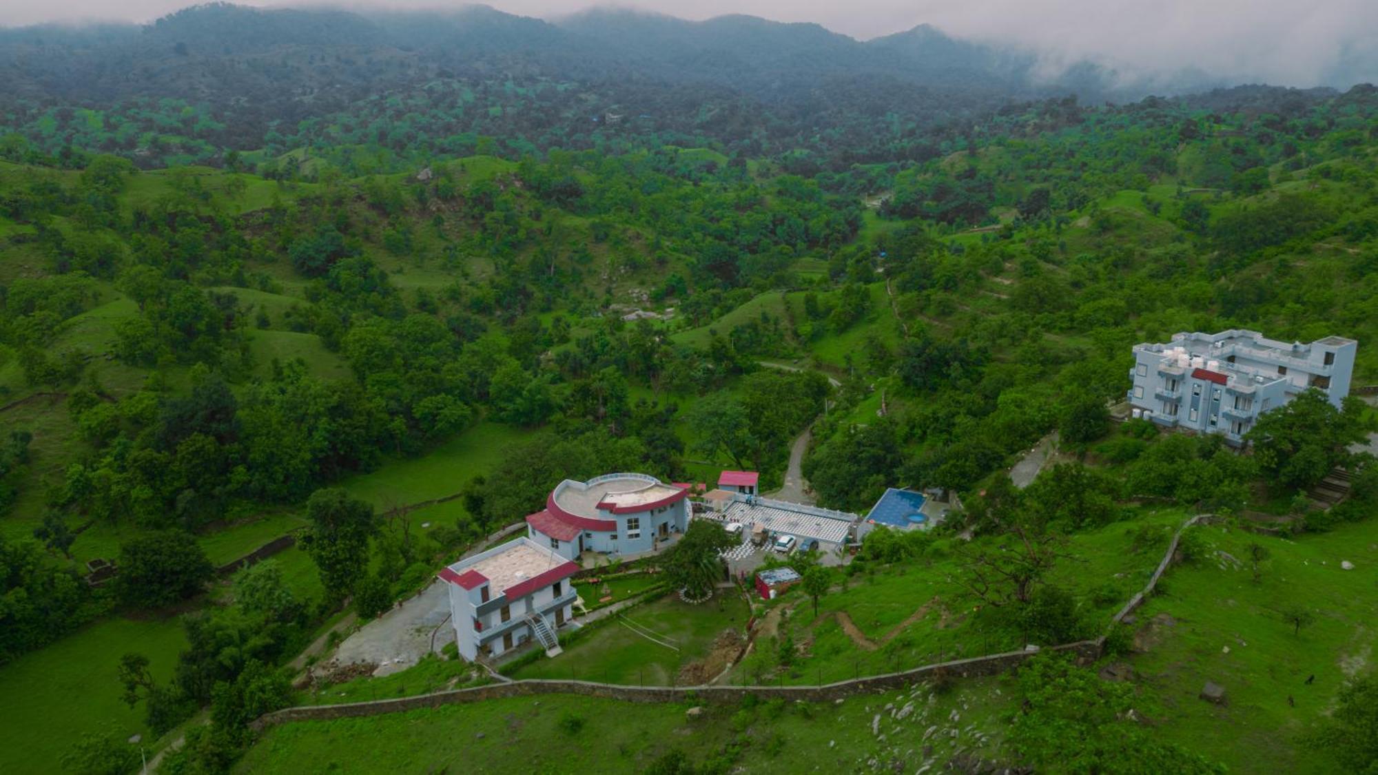 The Sky Imperial Pavoreal Jungle Resort 贡珀尔格尔 外观 照片