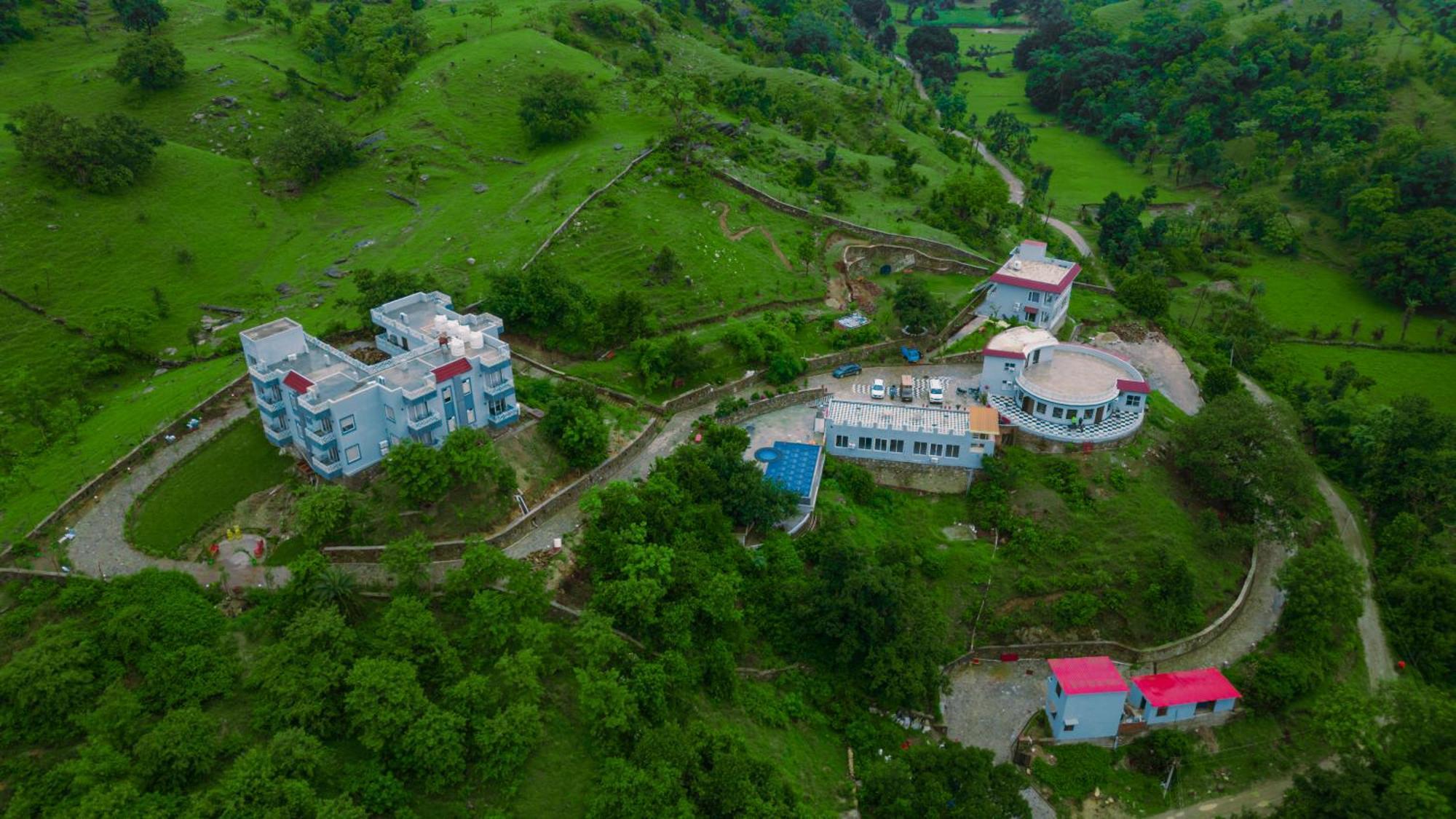 The Sky Imperial Pavoreal Jungle Resort 贡珀尔格尔 外观 照片
